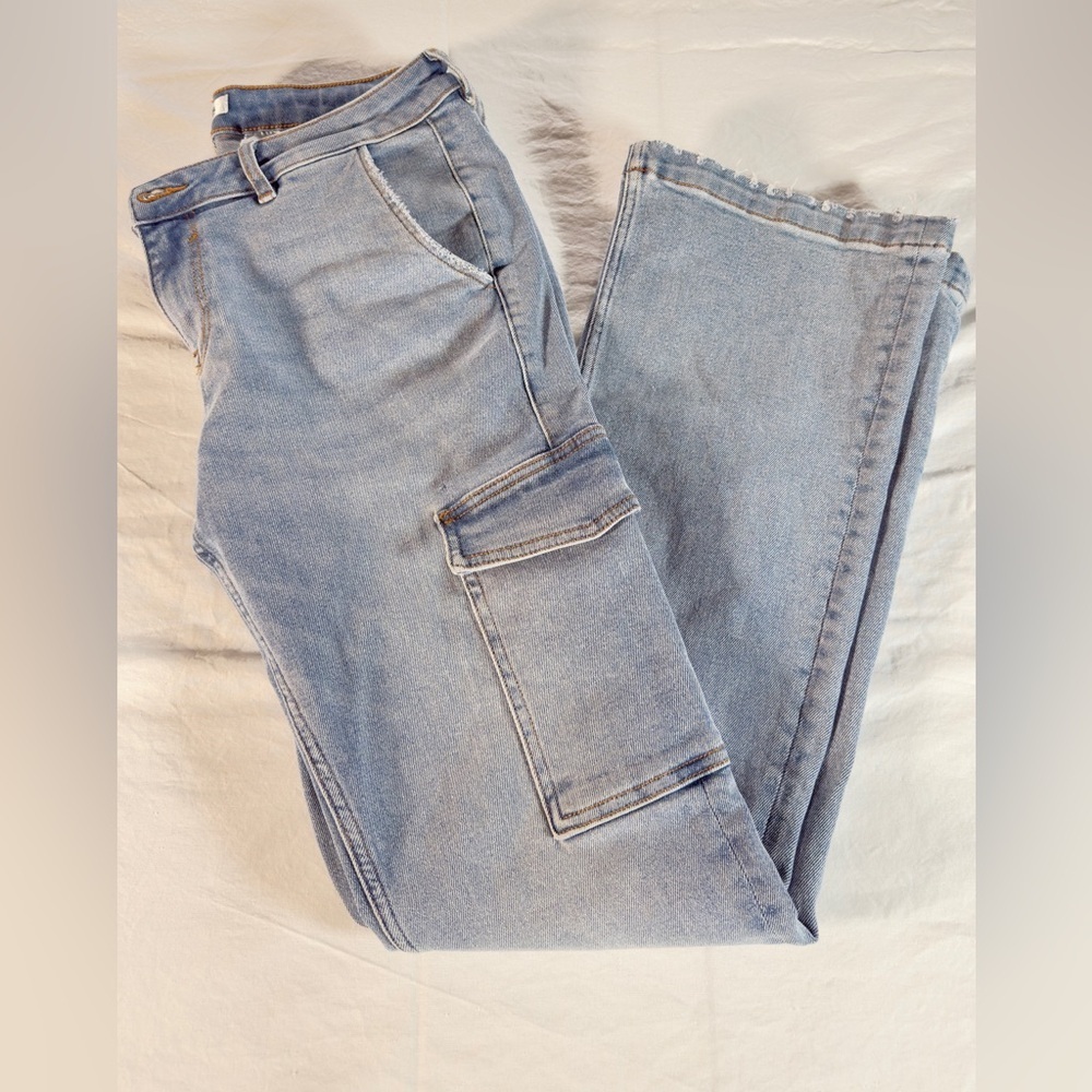 NWOT Vigoss Light Blue Boyfriend Cargo Jeans. Size 29
